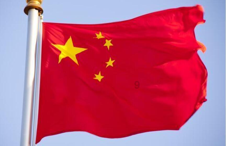 哈尔滨文旅局给小吃店大爷镶牙？当事人儿子辟谣：去年自己镶的