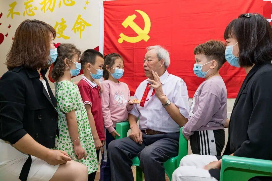 湿气太重的人，最好是不要吃西瓜，避免给我们的身体造成伤害