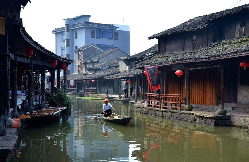 双人跨栏赛跑